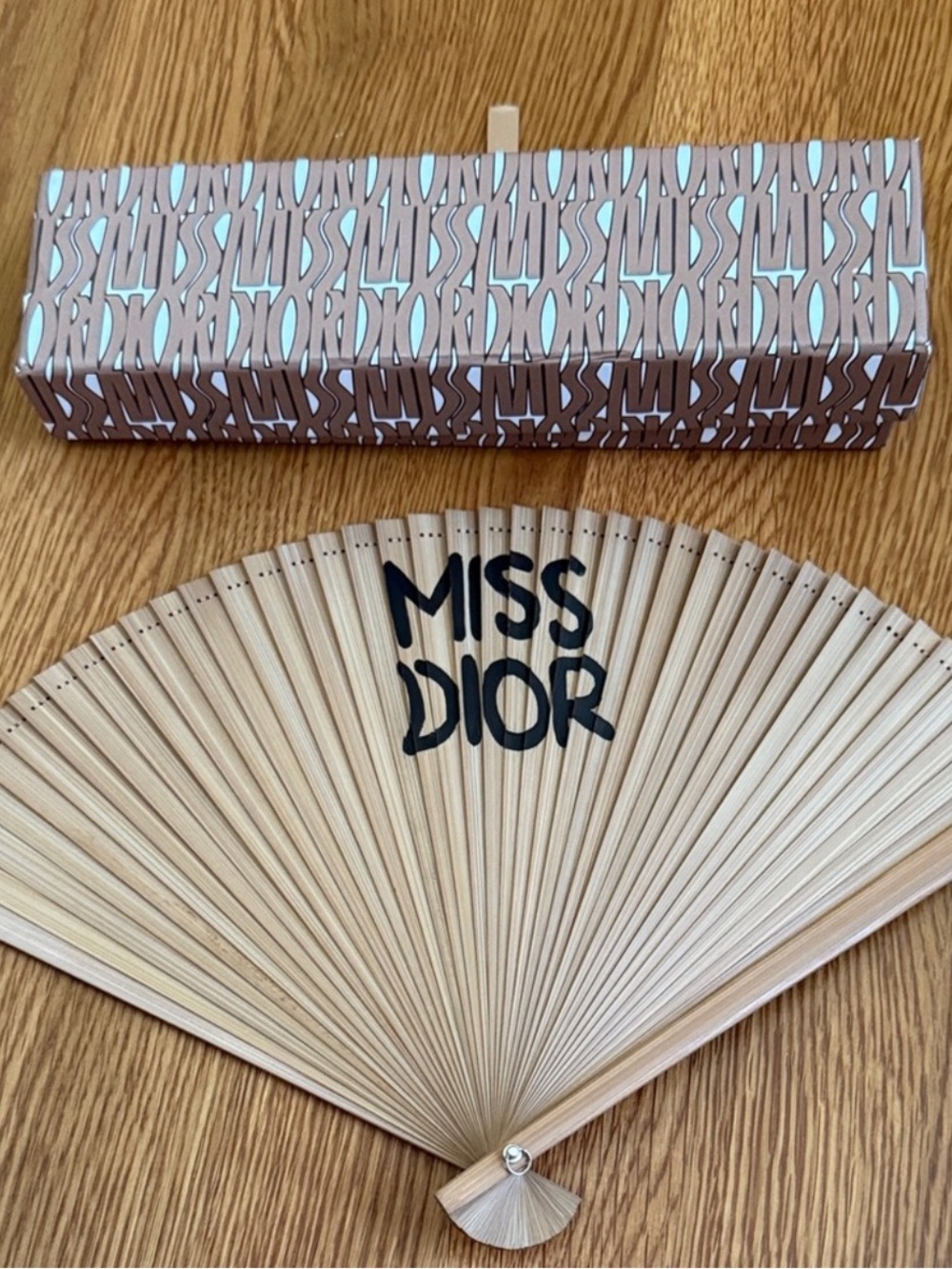 NWT DIOR LIMITED EDITION “MISS DIOR” FAN W/MISS DIOR BOX💗💗💗RARE🔥
